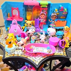 Gabby's Zoo Clinic Toy Playset